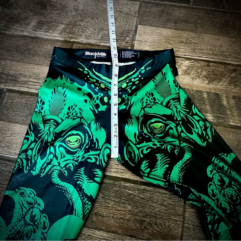 BlackMilk Green and Black mean serpent Leggings M - Picture 5 of 7